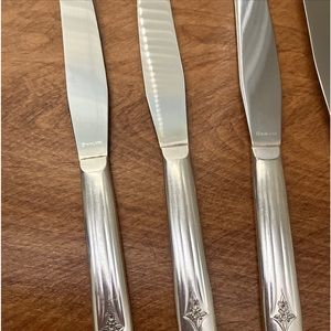 Gailstyn Silverplate Set Of 5 Knives SOLD AS IS 8 3/8”